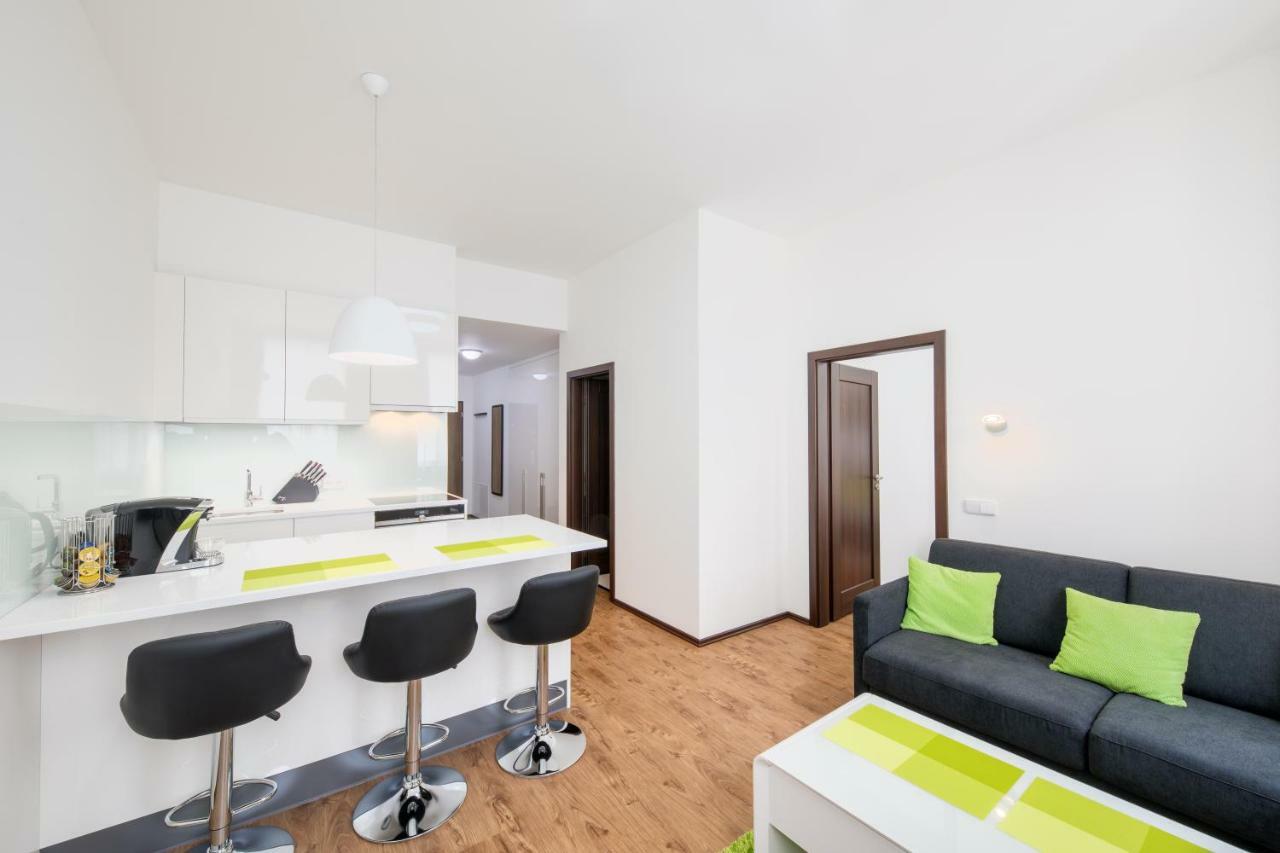 Apartment Near City Centre With Parking Place Praga Exterior foto