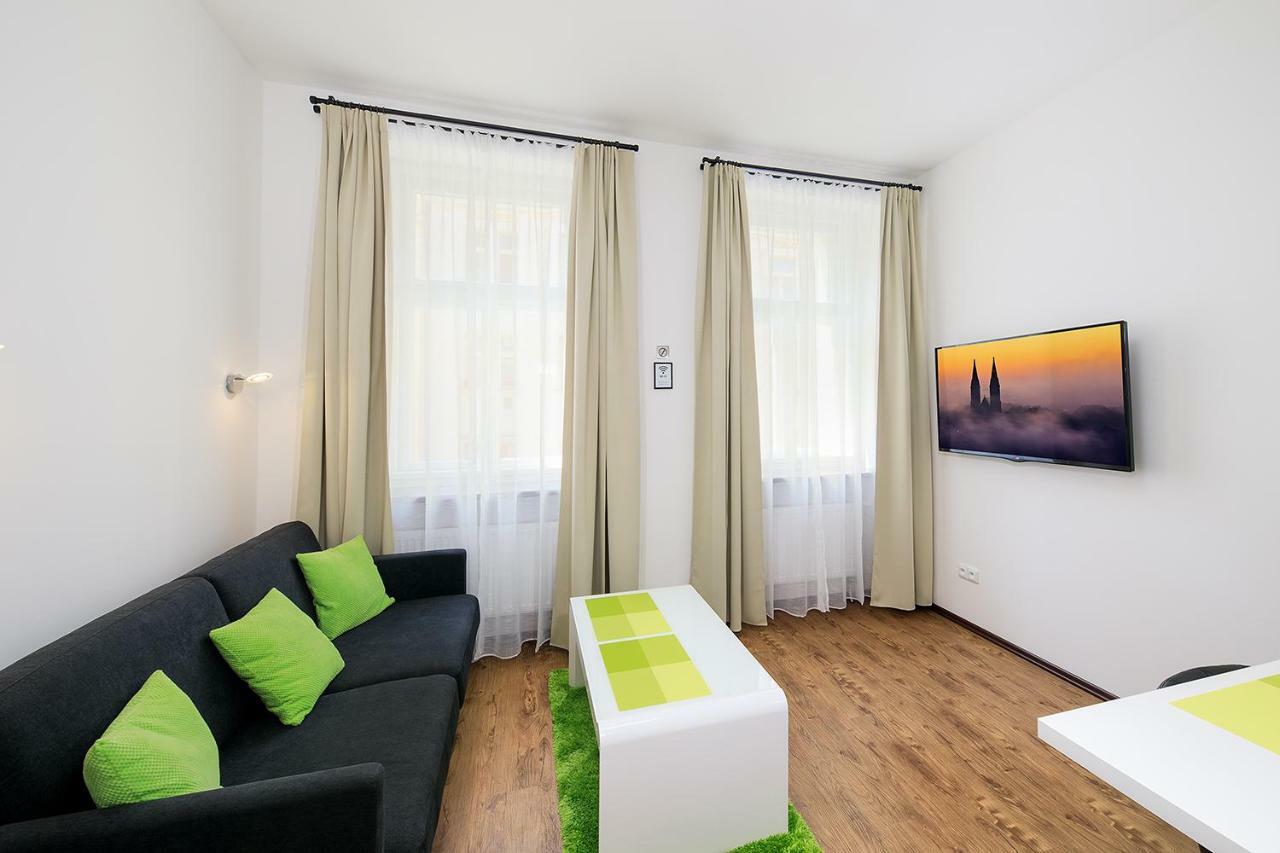 Apartment Near City Centre With Parking Place Praga Exterior foto